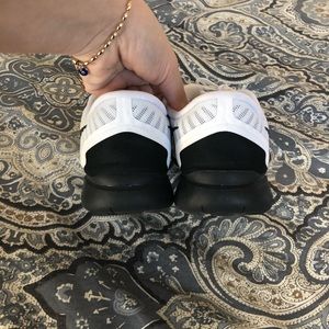 Nike Shoes - AUTHENTIC NIKE RUNNING SNEAKERS 8.5 Nike Shoes - AUTHENTIC NIKE RUNNING SNEAKERS 8.5
